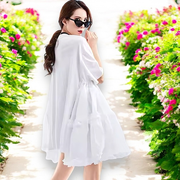 F. Modern White Tourmaline Oversized Stretch Knit Ruffle Top - Picture 3 of 16